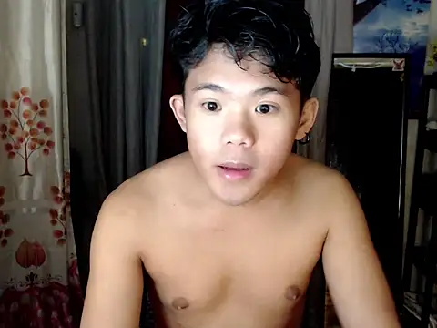 Snapshot of twink_asianbunny chatting on 5, 10, 2025 twink asianbunny online show from 5, 10, 2025