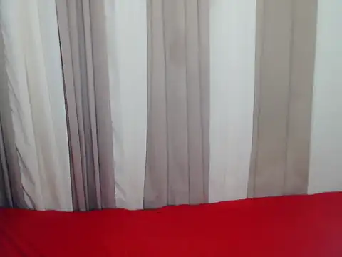 NaomiSmall online show from 17, 11, 2025