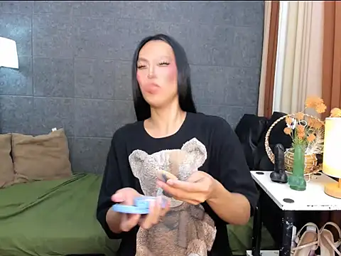 Savanna White online show from 13, 9, 2025