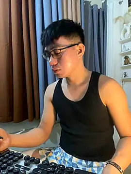 xshyboyx online show from 3, 12, 2025