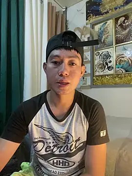 xshyboyx online show from 8, 7, 2026