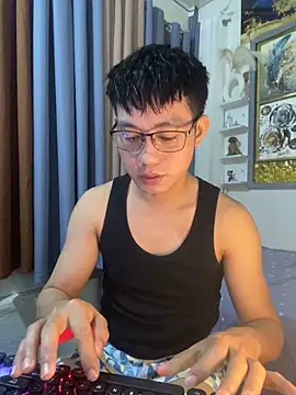 xshyboyx online show from 12, 11, 2025