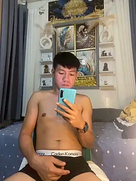 xshyboyx online show from 4, 10, 2025