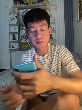 xshyboyx online show from 2, 10, 2025