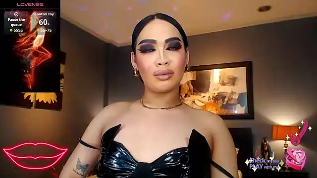 FridaHumphrey online show from 4, 4, 2026