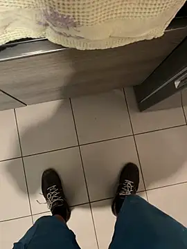 Snapshot of Lopochow chatting on 8, 10, 2025 Lopochow online show from 8, 10, 2025