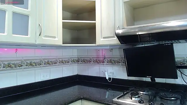 VictoriaPowell online show from 7, 11, 2025