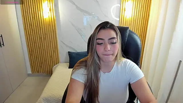 KYLIE JONES6 online show from 6, 10, 2025