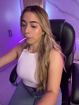KYLIE JONES6 online show from 3, 7, 2026