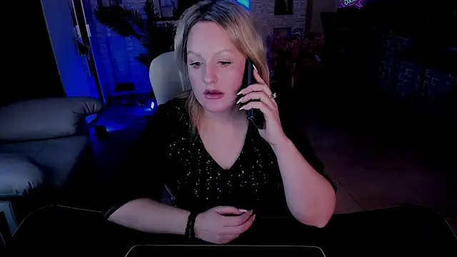 MariemLui online show from 7, 11, 2025