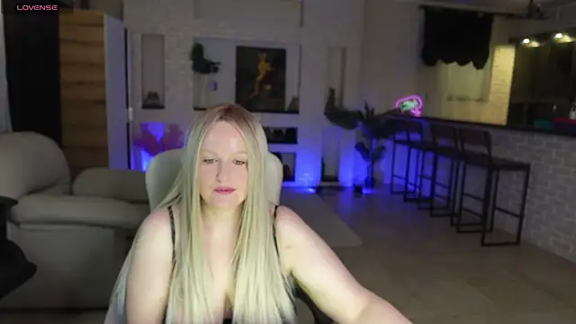 Snapshot of MariemLui chatting on 7, 6, 2026 MariemLui online show from 7, 6, 2026