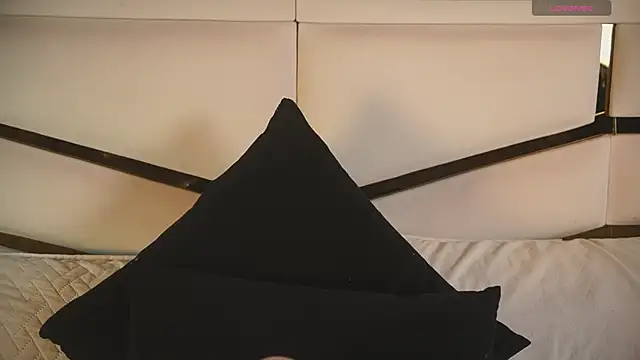 ambar rosse25 online show from 9, 9, 2025