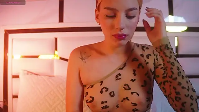 Snapshot of ambar_rosse25 chatting on 3, 2, 2026 ambar rosse25 online show from 3, 2, 2026