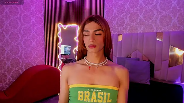 LIHIAN TAY online show from 10, 10, 2025