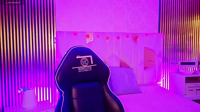 LIHIAN TAY online show from 9, 4, 2026