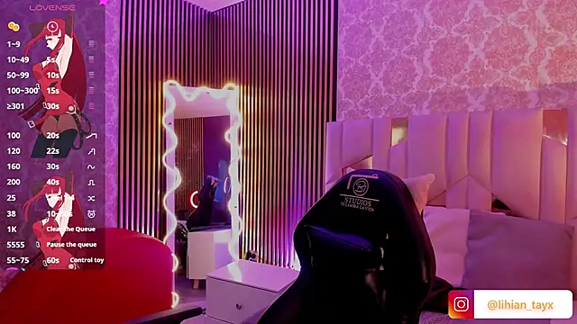 LIHIAN TAY online show from 15, 11, 2025