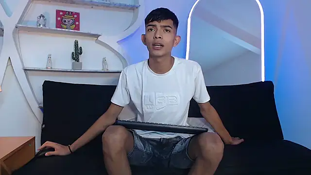 PRETTY SEX1 online show from 3, 10, 2025