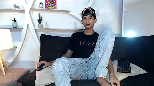 PRETTY SEX1 online show from 19, 10, 2025