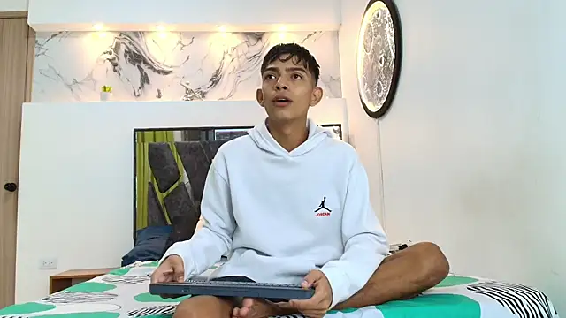 PRETTY SEX1 online show from 20, 9, 2025