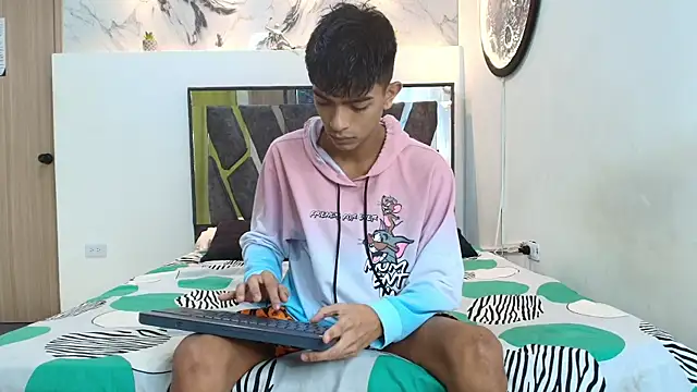 PRETTY SEX1 online show from 30, 11, 2025