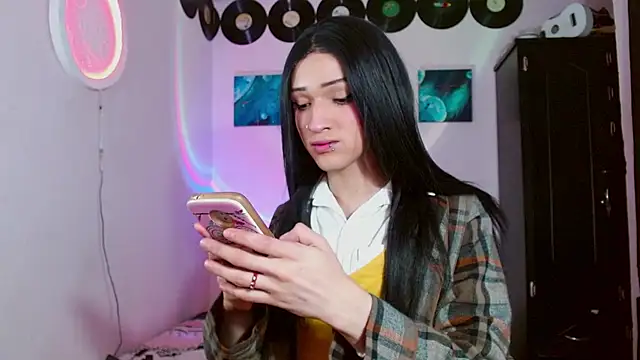 meghan devil  online show from 22, 11, 2025