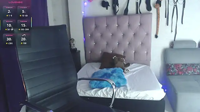 angierot2025 online show from 6, 11, 2025