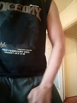 Snapshot of Llovlyboyyyy12 chatting on 31, 10, 2025 Llovlyboyyyy12 online show from 31, 10, 2025