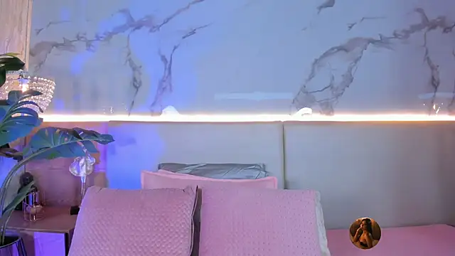 Snapshot of ValSmith_ chatting on 24, 2, 2026 ValSmith online show from 24, 2, 2026