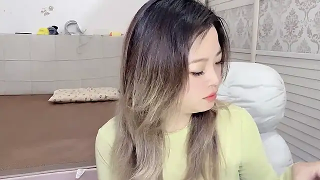 Holiland online show from 5, 10, 2025