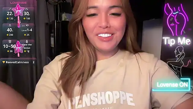 Snapshot of urasianlady chatting on 22, 4, 2026 urasianlady online show from 22, 4, 2026