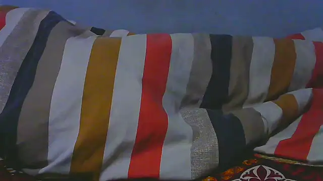 shy-lillyX22 online show from 27, 11, 2025