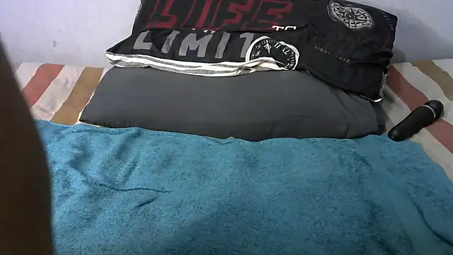 shy-lillyX22 online show from 10, 1, 2026