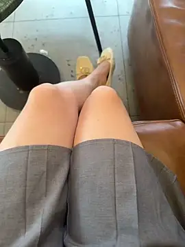 Meii-meyy online show from 11, 4, 2026