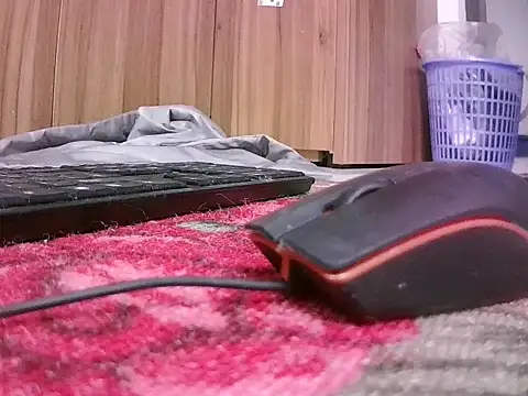 Snapshot of -Luxury chatting on 12, 11, 2025 -Luxury online show from 12, 11, 2025