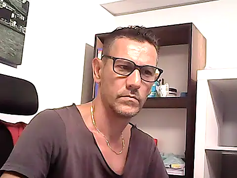 Snapshot of mastercharisma35 chatting on 4, 7, 2026 mastercharisma35 online show from 4, 7, 2026
