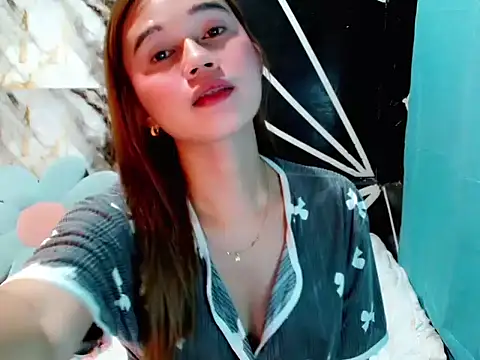 Snapshot of urgirl_mikah chatting on 7, 7, 2026 urgirl mikah online show from 7, 7, 2026