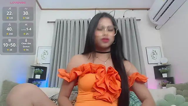 PrettyBlythes TS online show from 6, 10, 2025