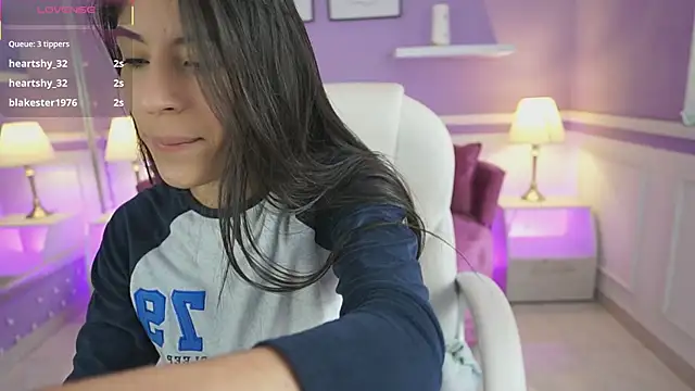 NicoleCrawft online show from 6, 10, 2025