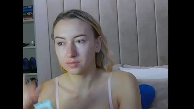 LexiRussell online show from 7, 10, 2025