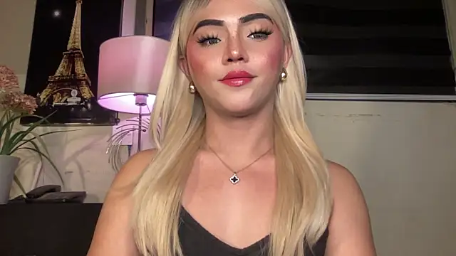 Snapshot of calimonroe chatting on 25, 9, 2025 calimonroe online show from 25, 9, 2025