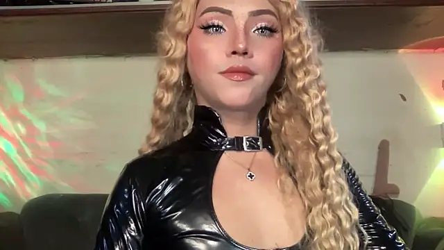 Snapshot of calimonroe chatting on 25, 10, 2025 calimonroe online show from 25, 10, 2025