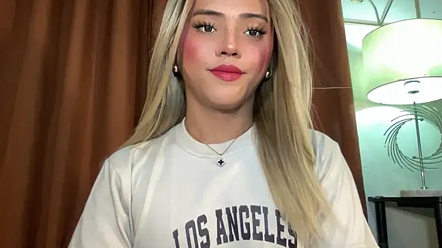 Snapshot of calimonroe chatting on 6, 10, 2025 calimonroe online show from 6, 10, 2025