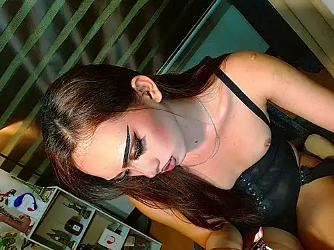 Queen yasii 88 online show from 15, 4, 2026