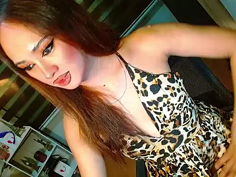 Snapshot of Queen_yasii_88 chatting on 18, 4, 2026 Queen yasii 88 online show from 18, 4, 2026
