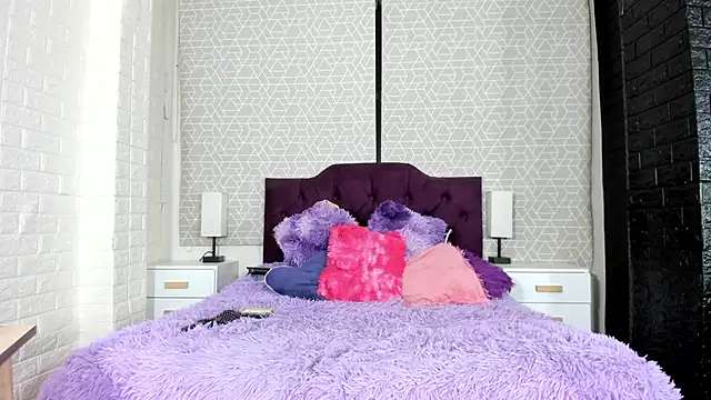 Snapshot of Zamara_Kleii chatting on 8, 11, 2025 Zamara Kleii online show from 8, 11, 2025