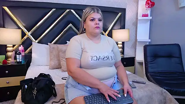 Snapshot of KiimBrooks chatting on 26, 10, 2025 KiimBrooks online show from 26, 10, 2025