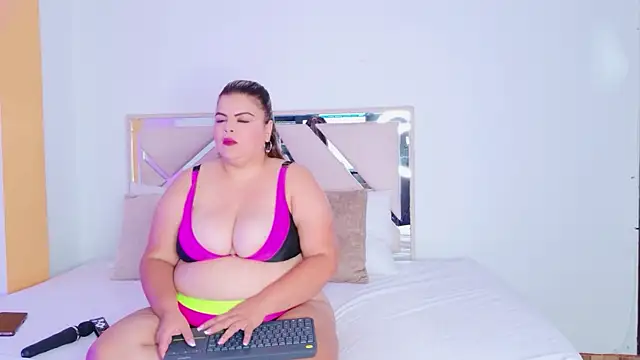 KiimBrooks online show from 6, 4, 2026