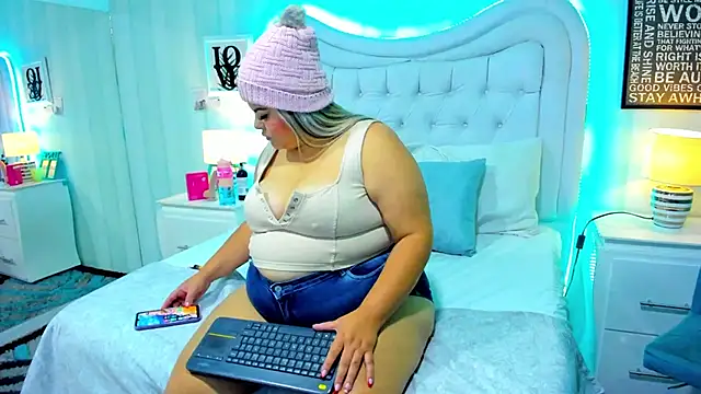 Snapshot of KiimBrooks chatting on 19, 9, 2025 KiimBrooks online show from 19, 9, 2025