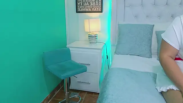 Snapshot of KiimBrooks chatting on 16, 10, 2025 KiimBrooks online show from 16, 10, 2025