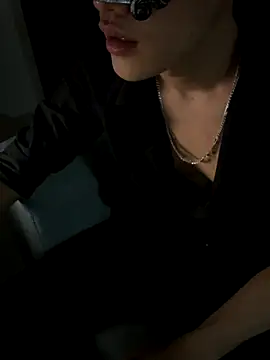 boyhigh1997 online show from 18, 9, 2025